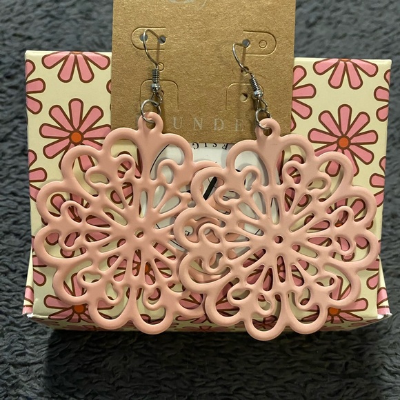 Plunder Dolly earrings, new in pouch - Picture 2 of 2